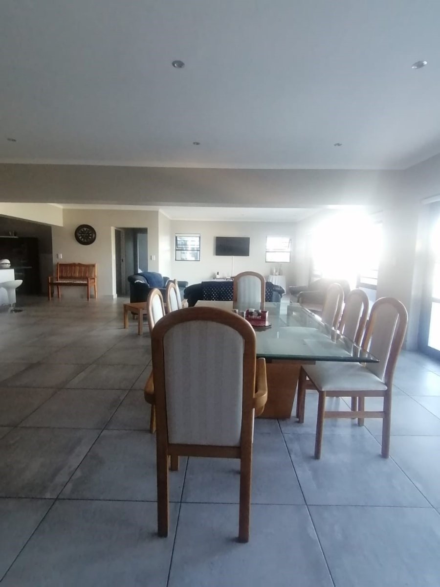 To Let 4 Bedroom Property for Rent in Myburgh Park Western Cape